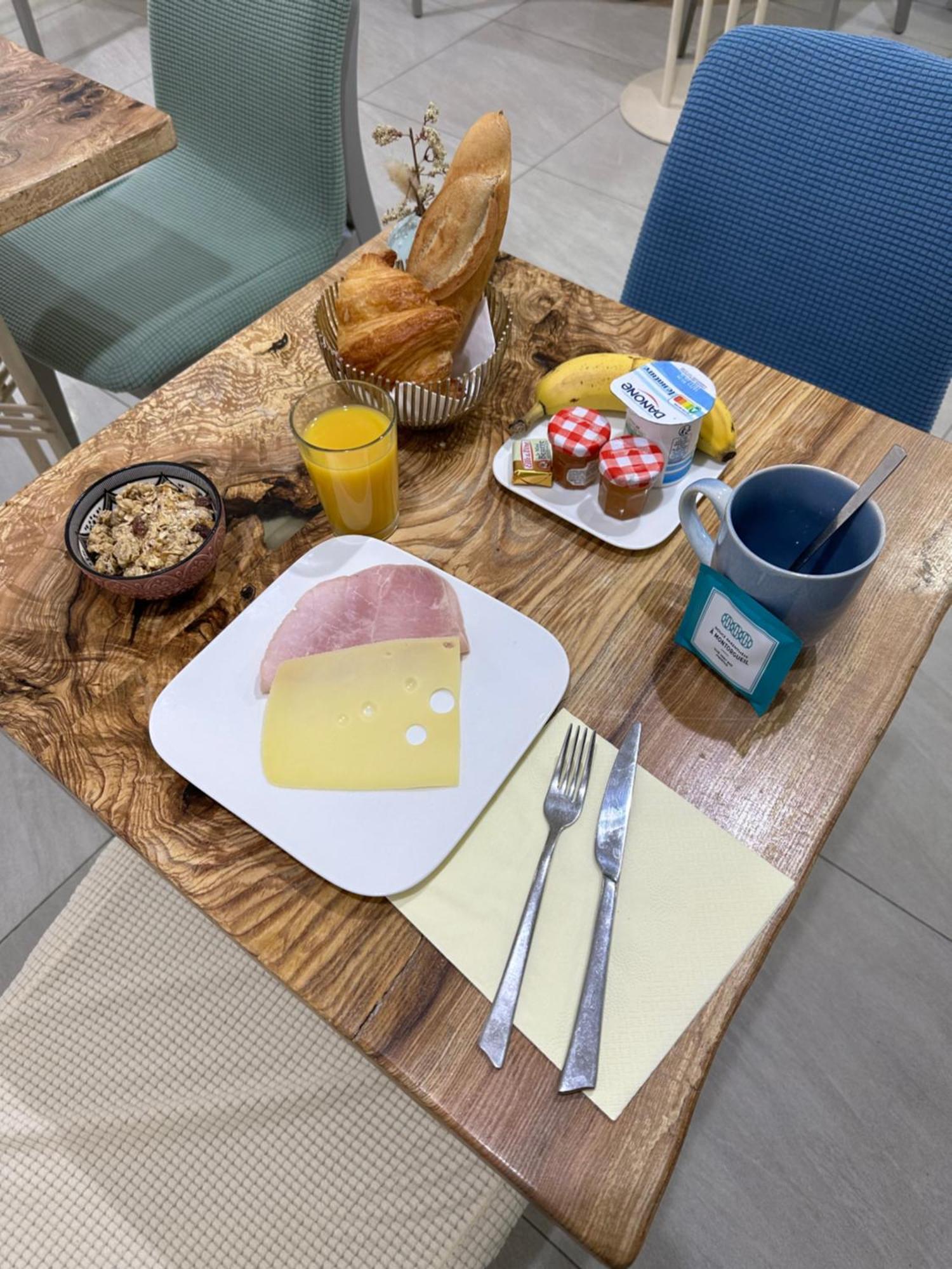 L'oasis Montparnasse Hotel 2*